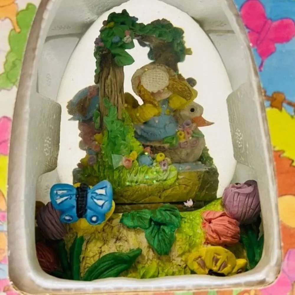 Vintage Easter Bunny Egg Shape Musical Water Globe Easter Parade Song 5.5